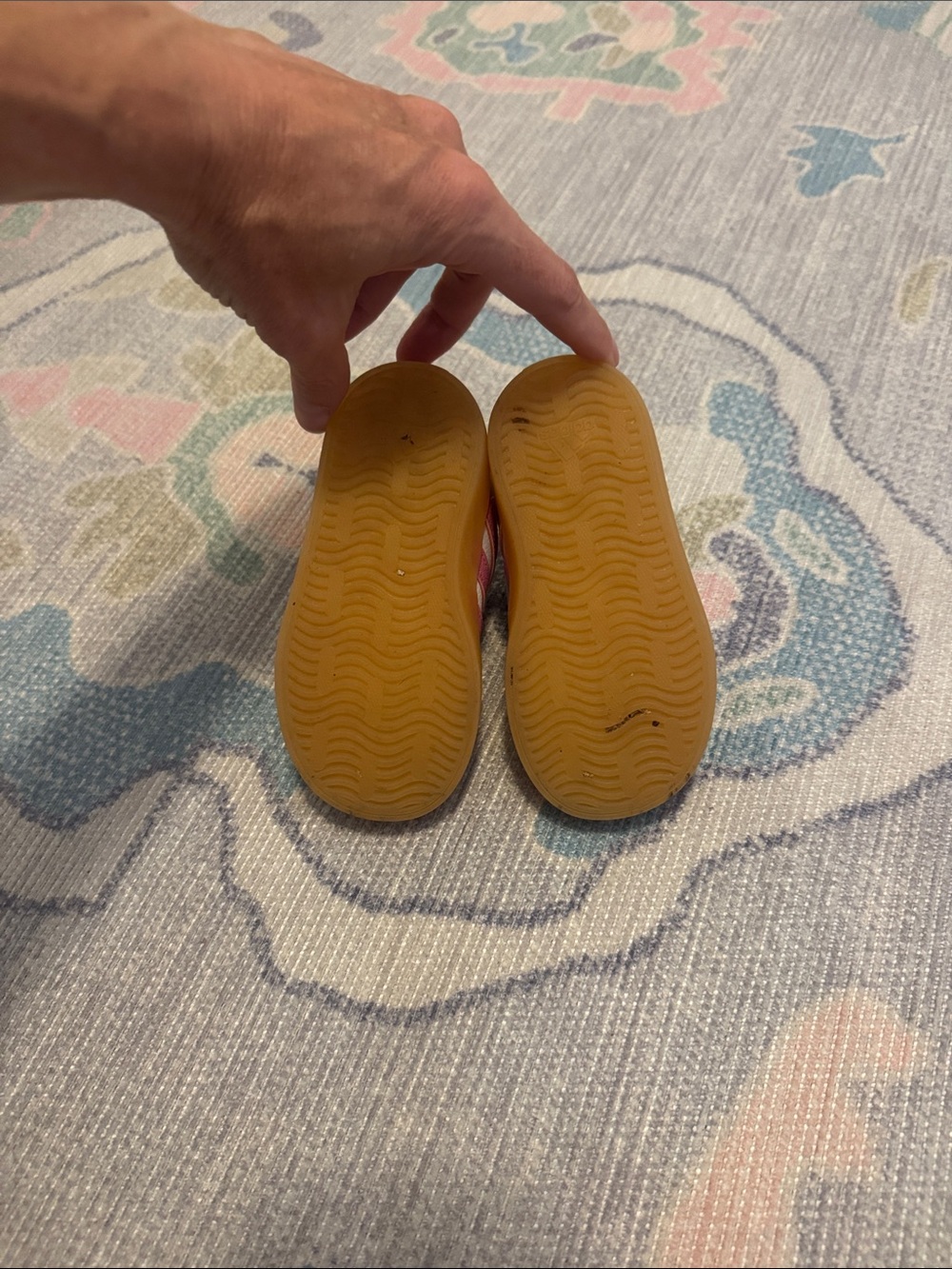 Toddler adidas - size 6 - Picture 4 of 4
